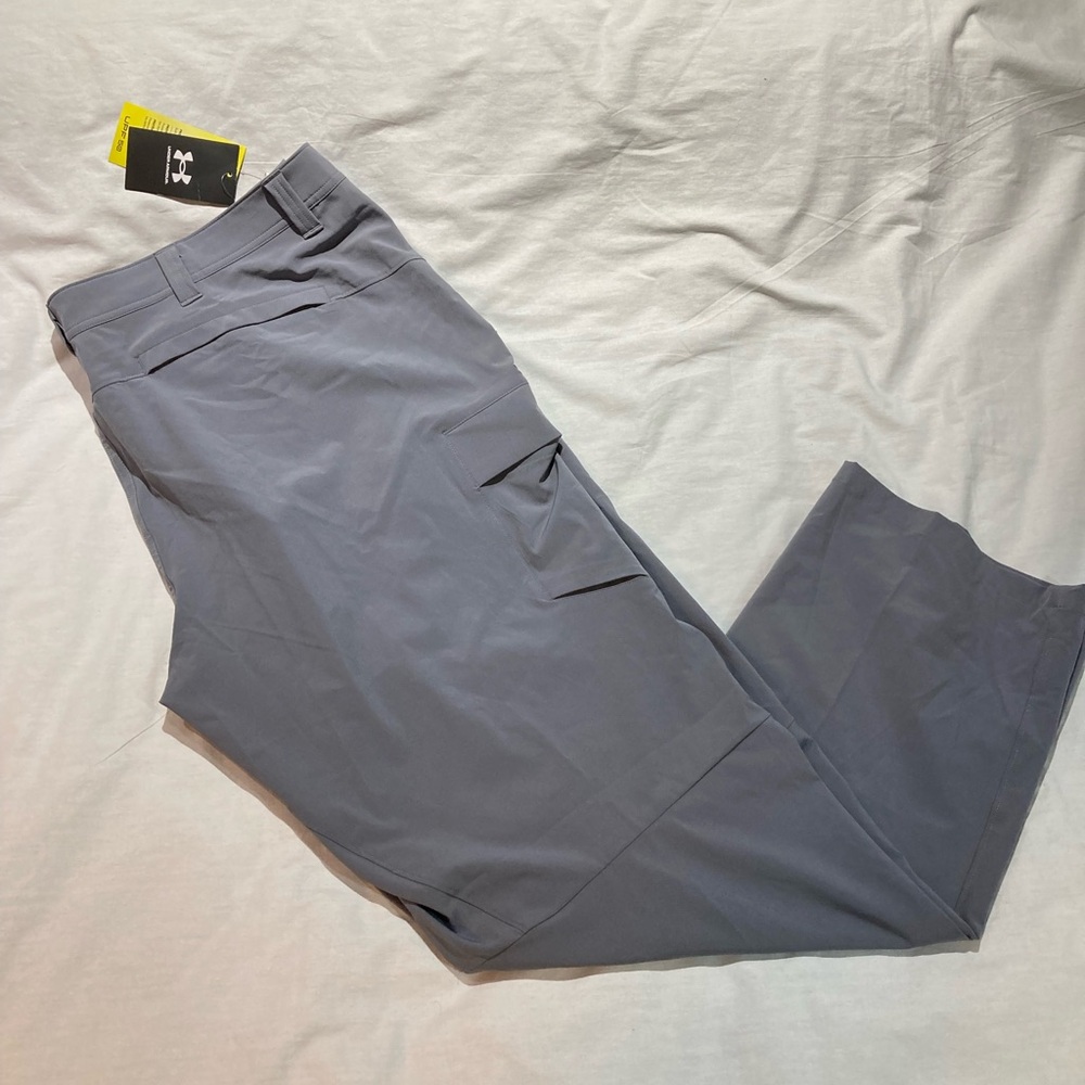 Under Armour Mantra Cargo Pocket Golf Pants. Men’s size 42x32, NWT! $75.00!